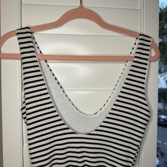 Lulu's Striped Ribbed Scoop Bodysuit in Black & Cream size Small - Picture 8 of 12